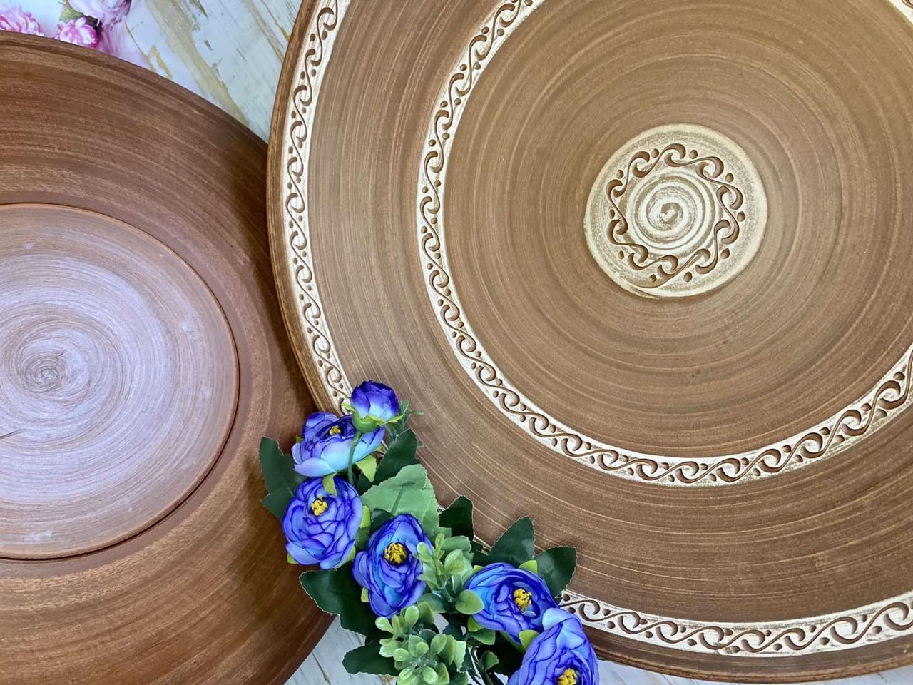 Блюдо велике Етно ангоб з червоної глини 420 мм (1433003741) - фото 3 Блюдо велике Етно ангоб з червоної глини 420 мм (1433003741) - фото 3