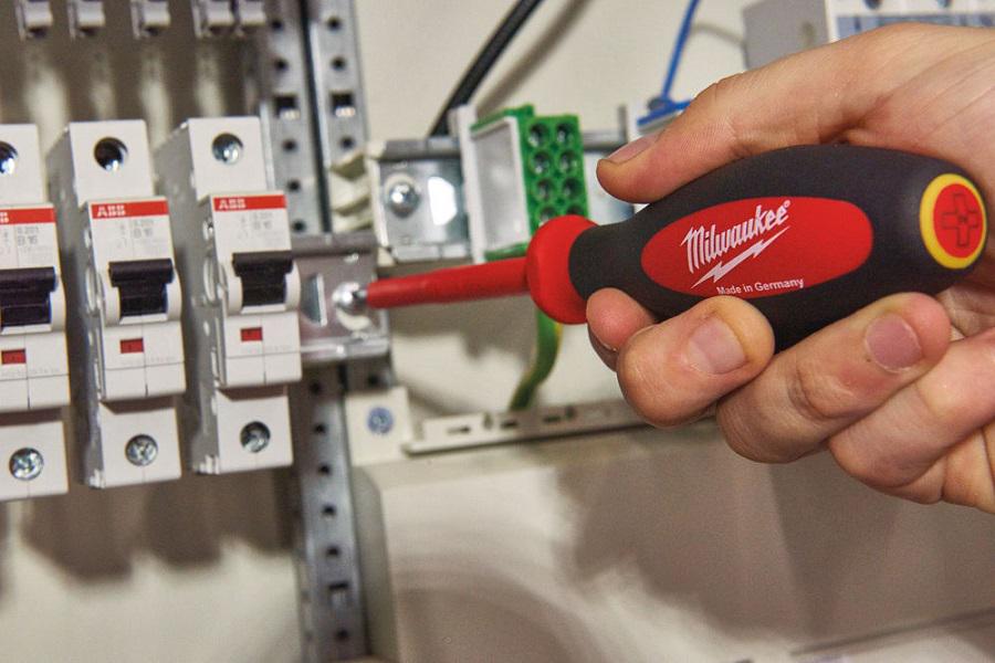 Викрутка VDE SL1,2x6,5x150 Milwaukee (4932464039) - фото 4