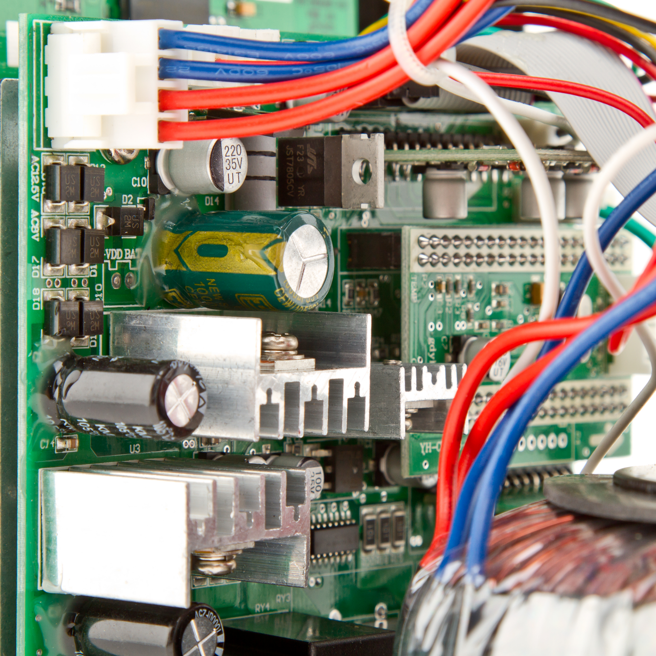 Джерело безперебійного живлення LogicPower LPY-B-PSW-1500VA+ (1050W) - фото 5 Джерело безперебійного живлення LogicPower LPY-B-PSW-1500VA+ (1050W) - фото 5