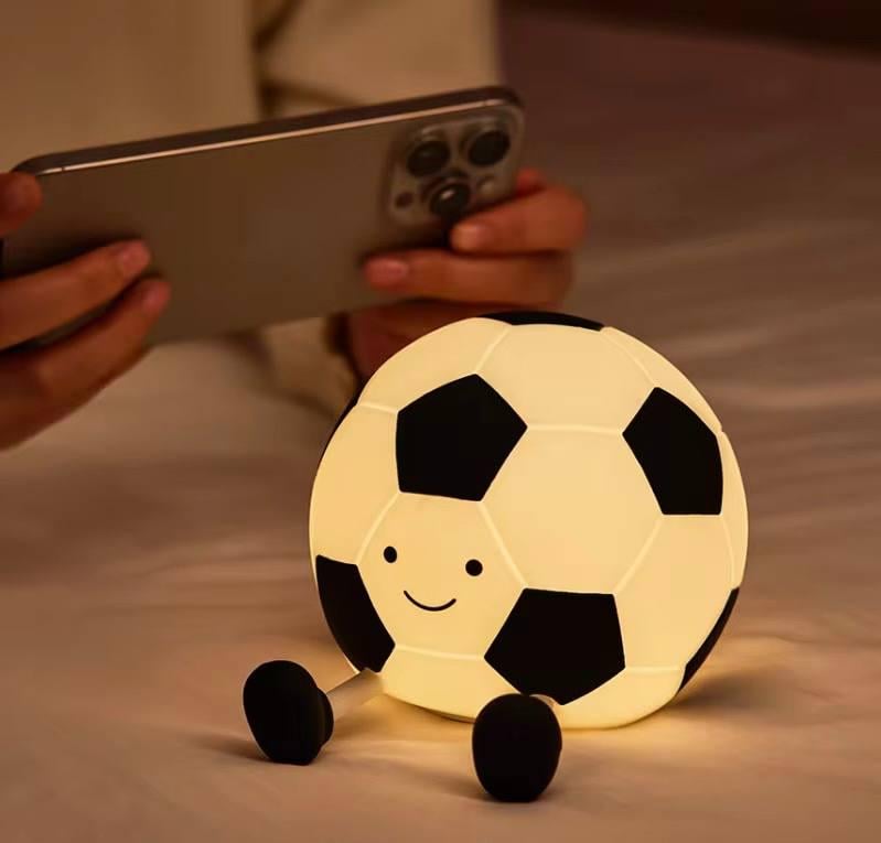Нічник дитячий силіконовий Футбольний м'яч м'який сенсорний з акумулятором (S04) - фото 5 Нічник дитячий силіконовий Футбольний м'яч м'який сенсорний з акумулятором (S04) - фото 5