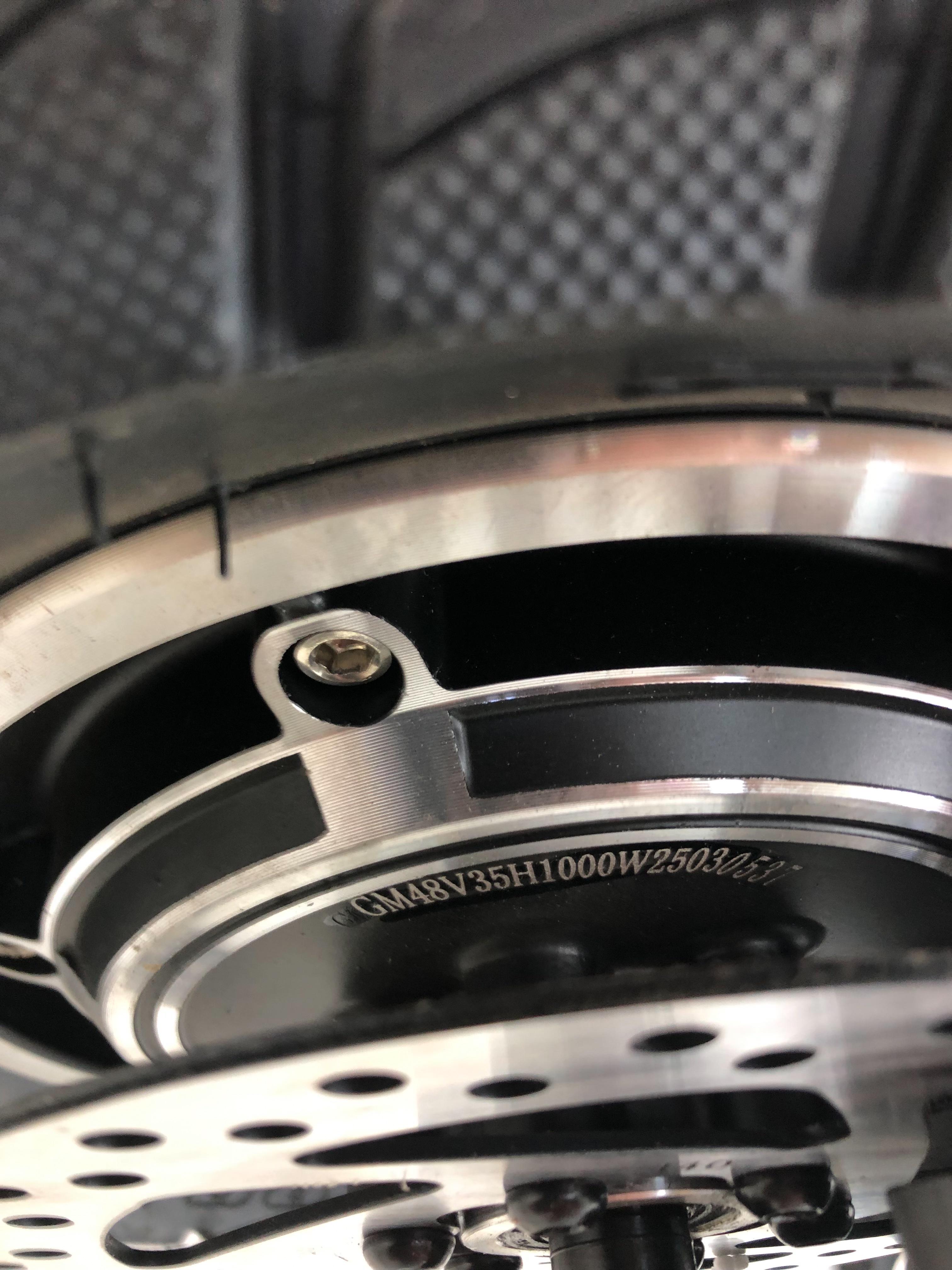 Електросамокат TESLA 10000 NEW 1000W 48V 21Ah Чорний - фото 11 Електросамокат TESLA 10000 NEW 1000W 48V 21Ah Чорний - фото 11