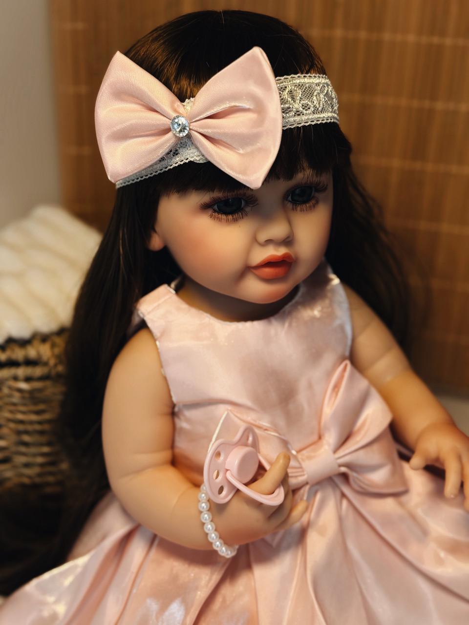 Кукла кукла реалистичная KEIUMI винил-силиконовая в платье с повязкой и аксессуары 55 см Бежевый - фото 6 Кукла кукла реалистичная KEIUMI винил-силиконовая в платье с повязкой и аксессуары 55 см Бежевый - фото 6