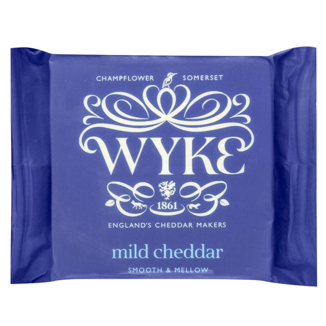 Сыр Чеддер Wyke mild cheddar smooth &mellow 200 г