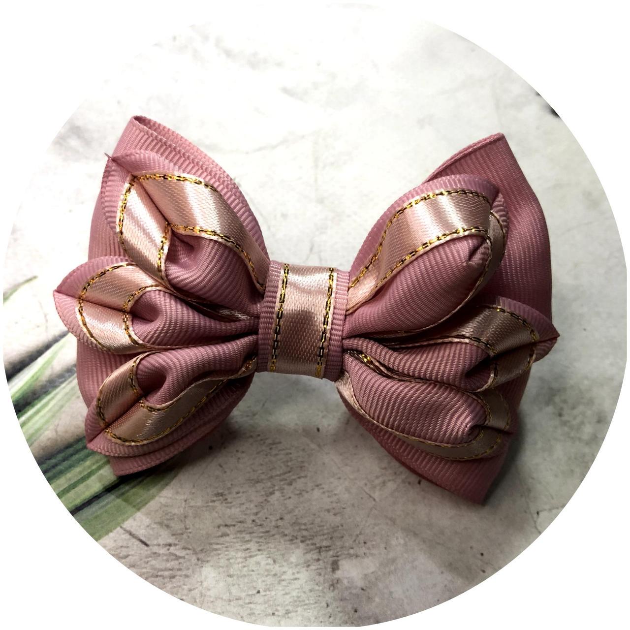 Бантик для волос детский на заколке 9х7 см Запыленная Роза (10185)