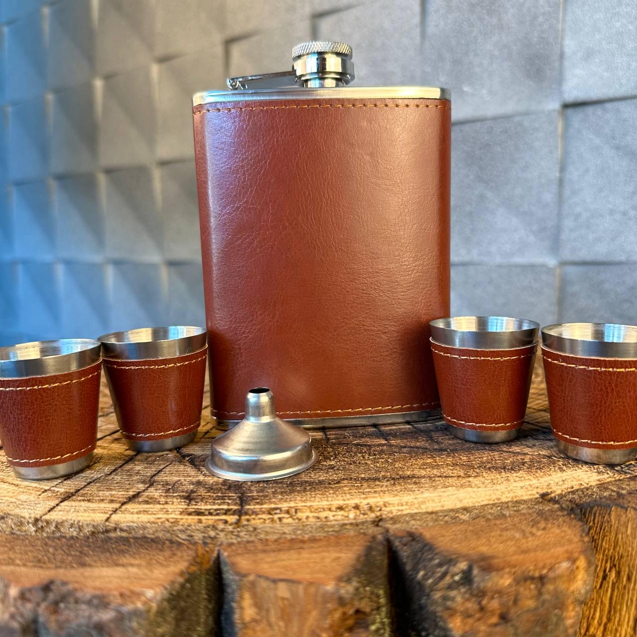 Подарунковий набір фляга для алкоголю 4 чарки з шахами в дерев'яній коробці - фото 6 Подарунковий набір фляга для алкоголю 4 чарки з шахами в дерев'яній коробці - фото 6