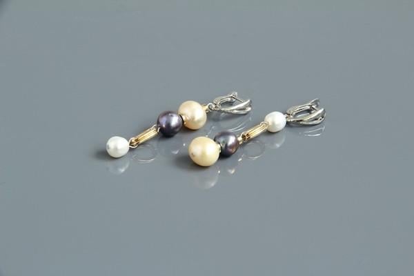 Сережки довгі асиметричні з великими натуральними перлами Гретель родій/позолота ручна робота (ER-0124)