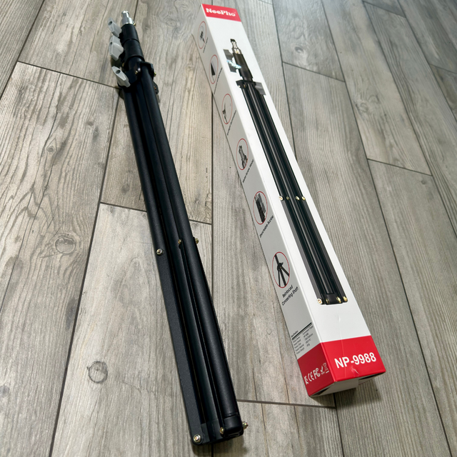 Кольцевая LED-лампа NeePho со штативом и регулировкой температуры 36 см (Pro9988-NP-36) - фото 14 Кольцевая LED-лампа NeePho со штативом и регулировкой температуры 36 см (Pro9988-NP-36) - фото 14