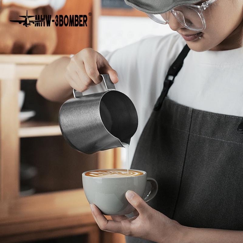 Питчер с ручкой для молока MHW-3BOMBER GT 600 мл Текстурированный серый (P5183-OS) - фото 2 Питчер с ручкой для молока MHW-3BOMBER GT 600 мл Текстурированный серый (P5183-OS) - фото 2