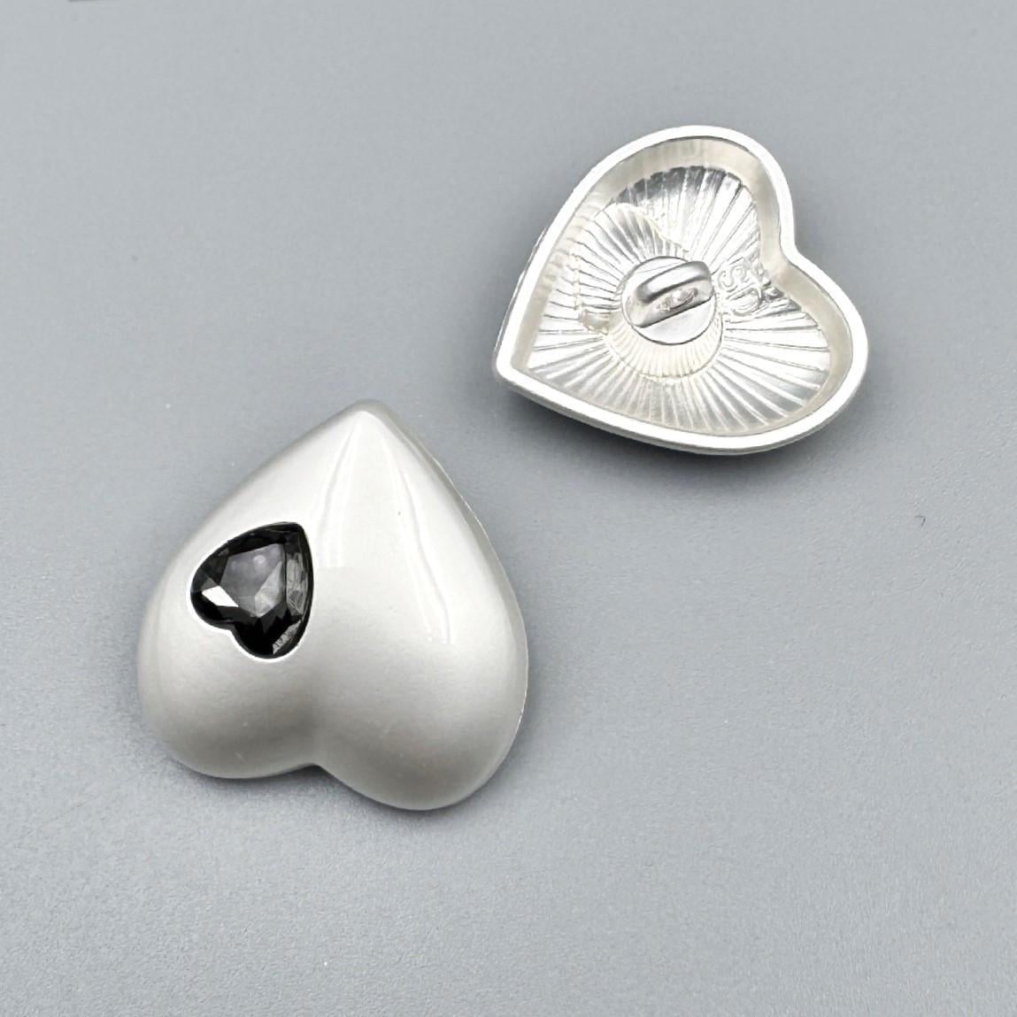 Пуговица Heart Diamond LuxFabric на ножке металл 16х16 мм 1 шт. Серебристый/Черный (ПВ0016с06)