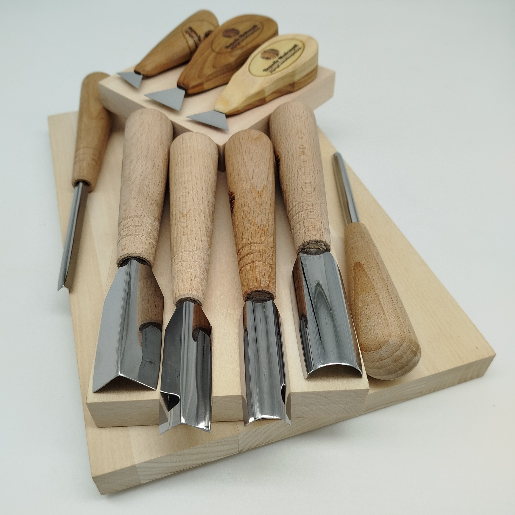 Набор для геометрической резьбы по дереву 3 досточки/3 резаки/6 стамесок (33740835)