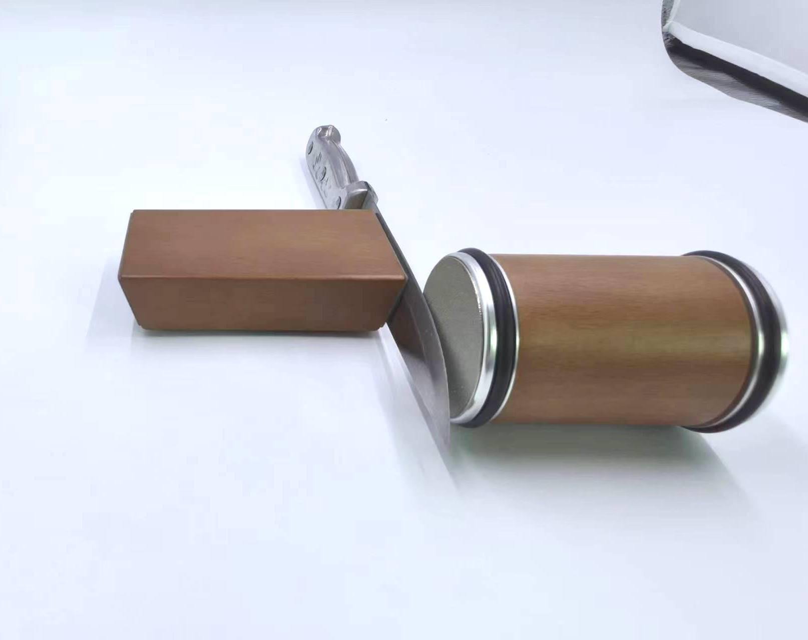 Точилка для ножей и ножниц роликовая Roller sharpener 2 алмазные диски Коричневый (24065045) - фото 3