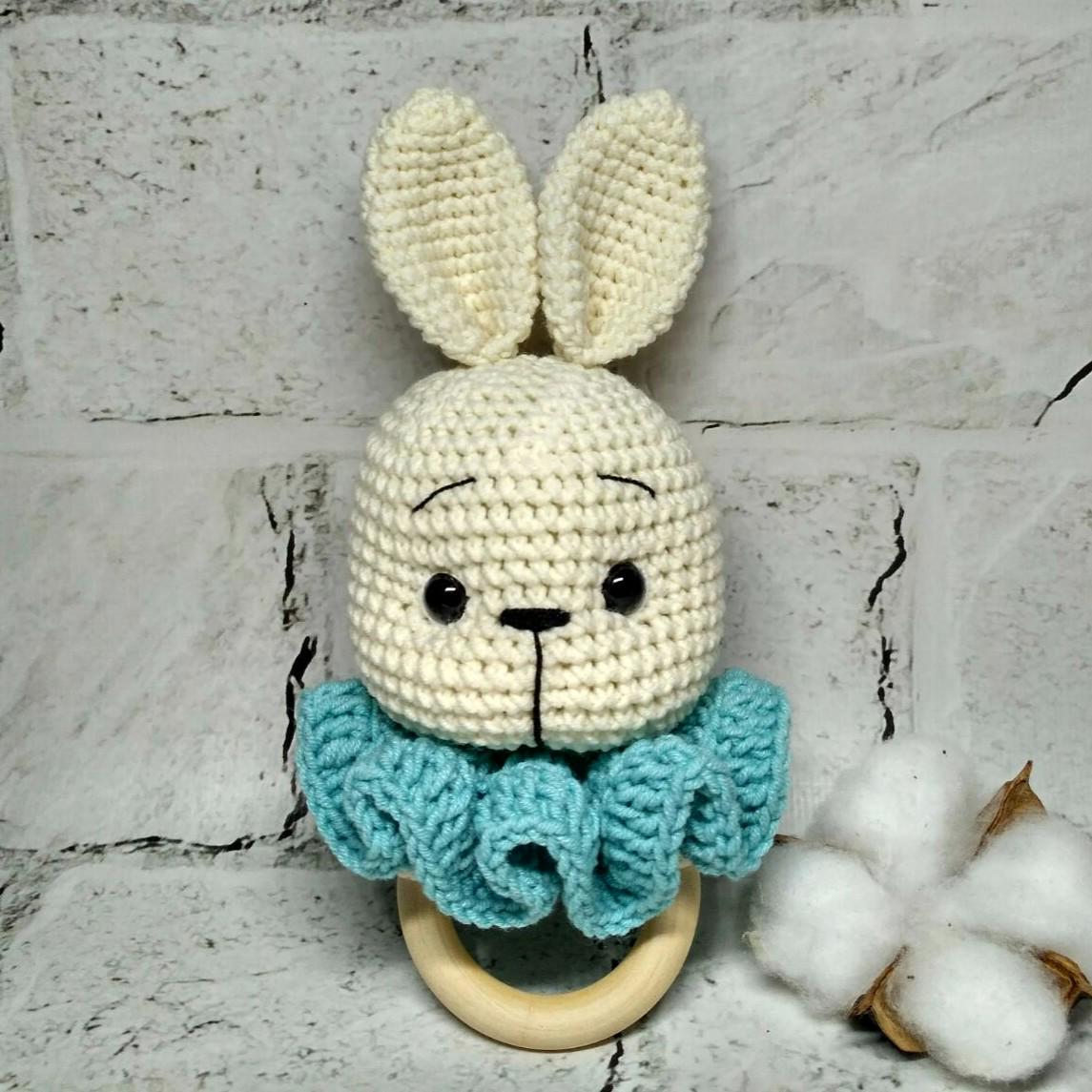 Игрушка детская погремушка вязаная ручной работы амигуруми Зайчик Hand Made 18 cм Молочный (300-01) Игрушка детская погремушка вязаная ручной работы амигуруми Зайчик Hand Made 18 cм Молочный (300-01)