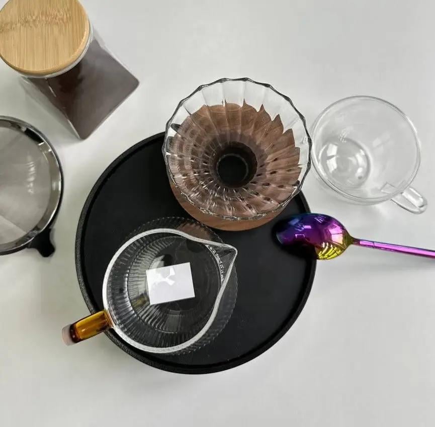 Набір для заварювання фільтр-кави Hario V60 02 скляний пуровер і заварник 600 мл (30034) - фото 3 Набір для заварювання фільтр-кави Hario V60 02 скляний пуровер і заварник 600 мл (30034) - фото 3