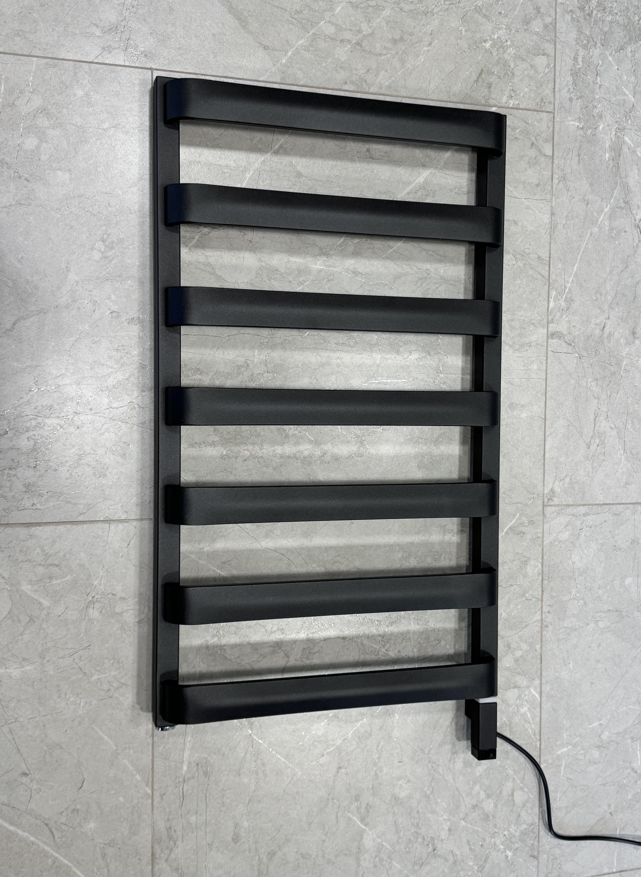 Полотенцесушитель электрический Terma Wix Air ТЄН One 850x500 мм Metallic Black (770)