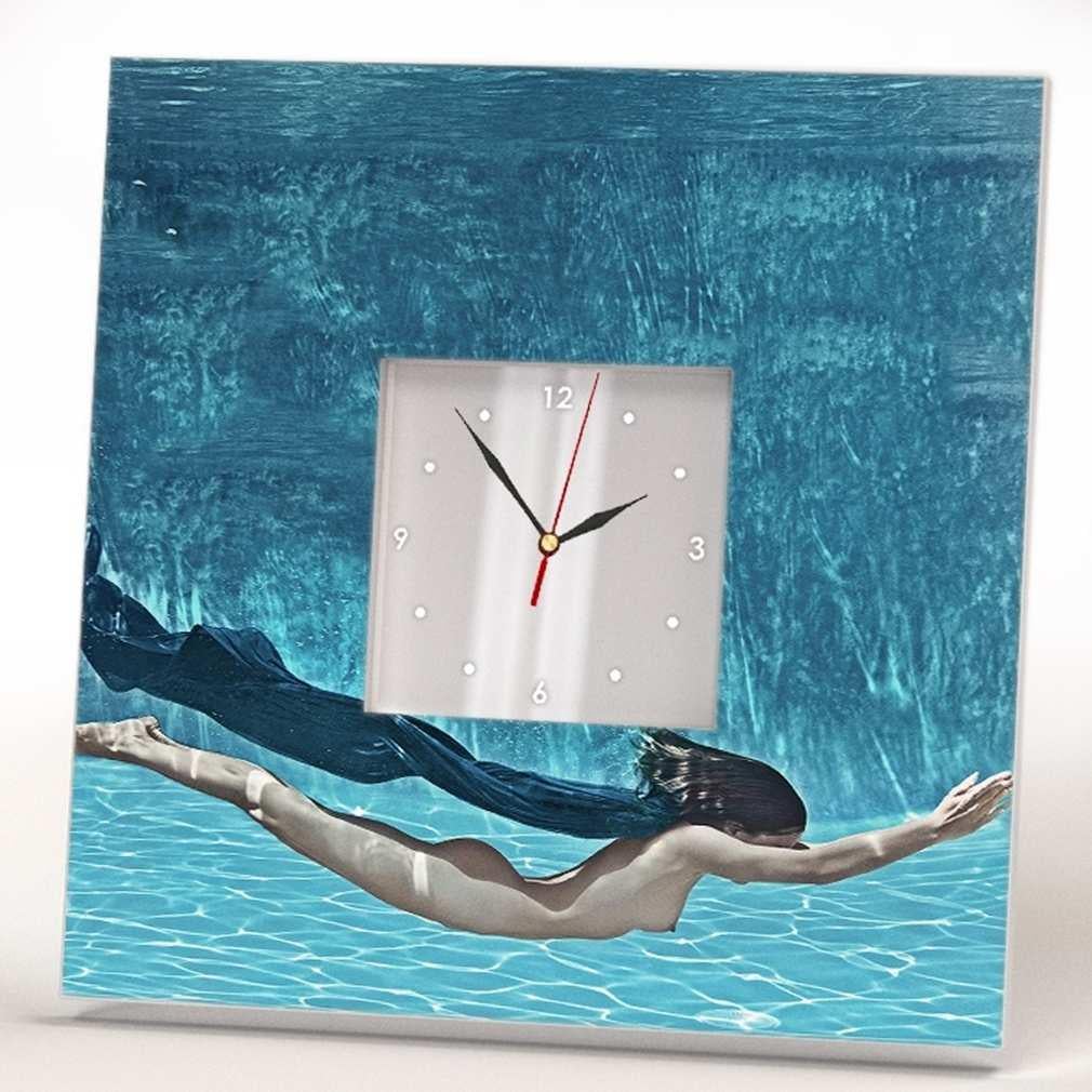 Часы настенные эксклюзивные WonderCloud девушка под водой 260x260 мм (C00233)