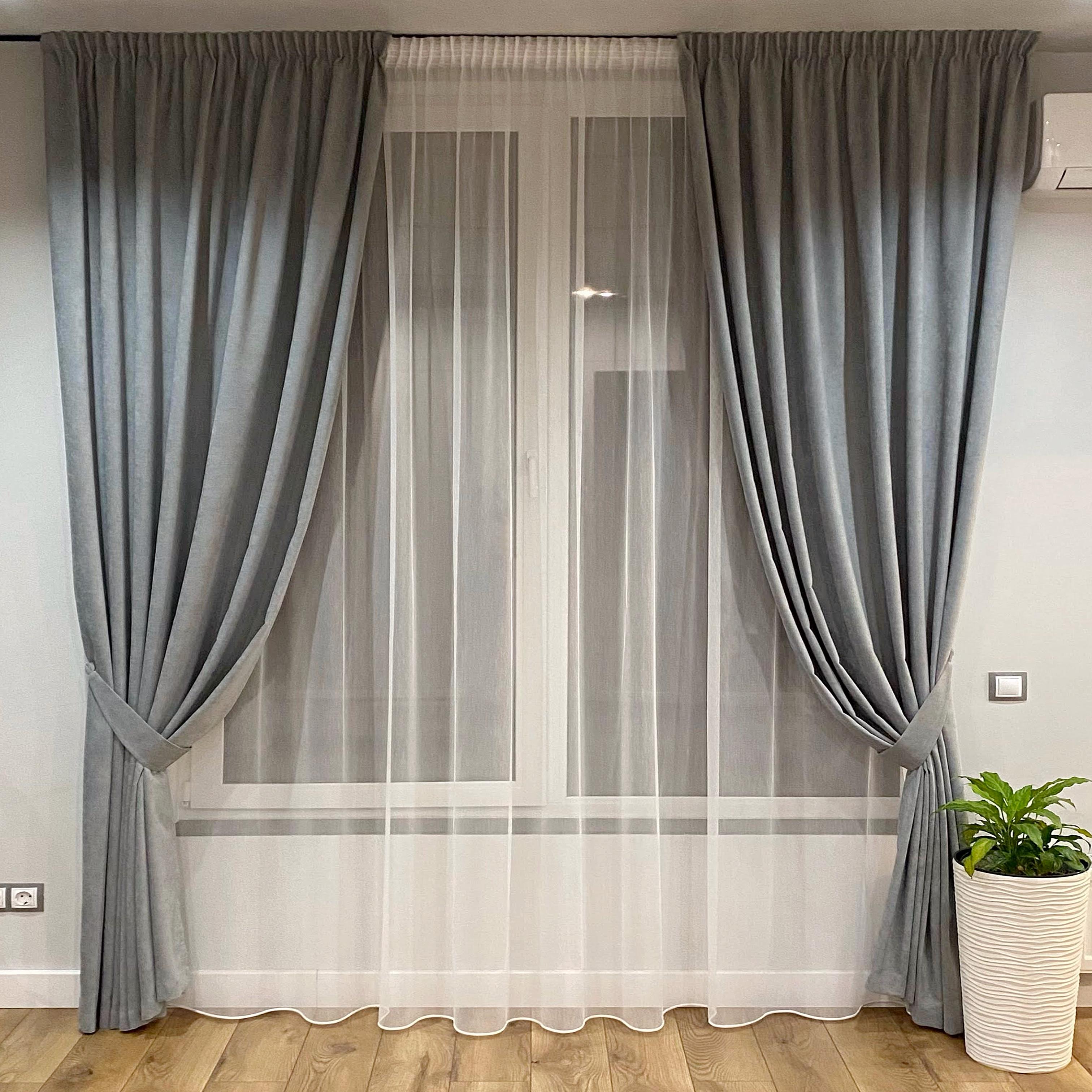 Шторы на тесьме с подхватами 150х250 см микровелюр 2 шт. и тюль бамбук 400х250 см Серо-голубой/Теплый Белый (402525-МТ221В/150-400) - фото 1