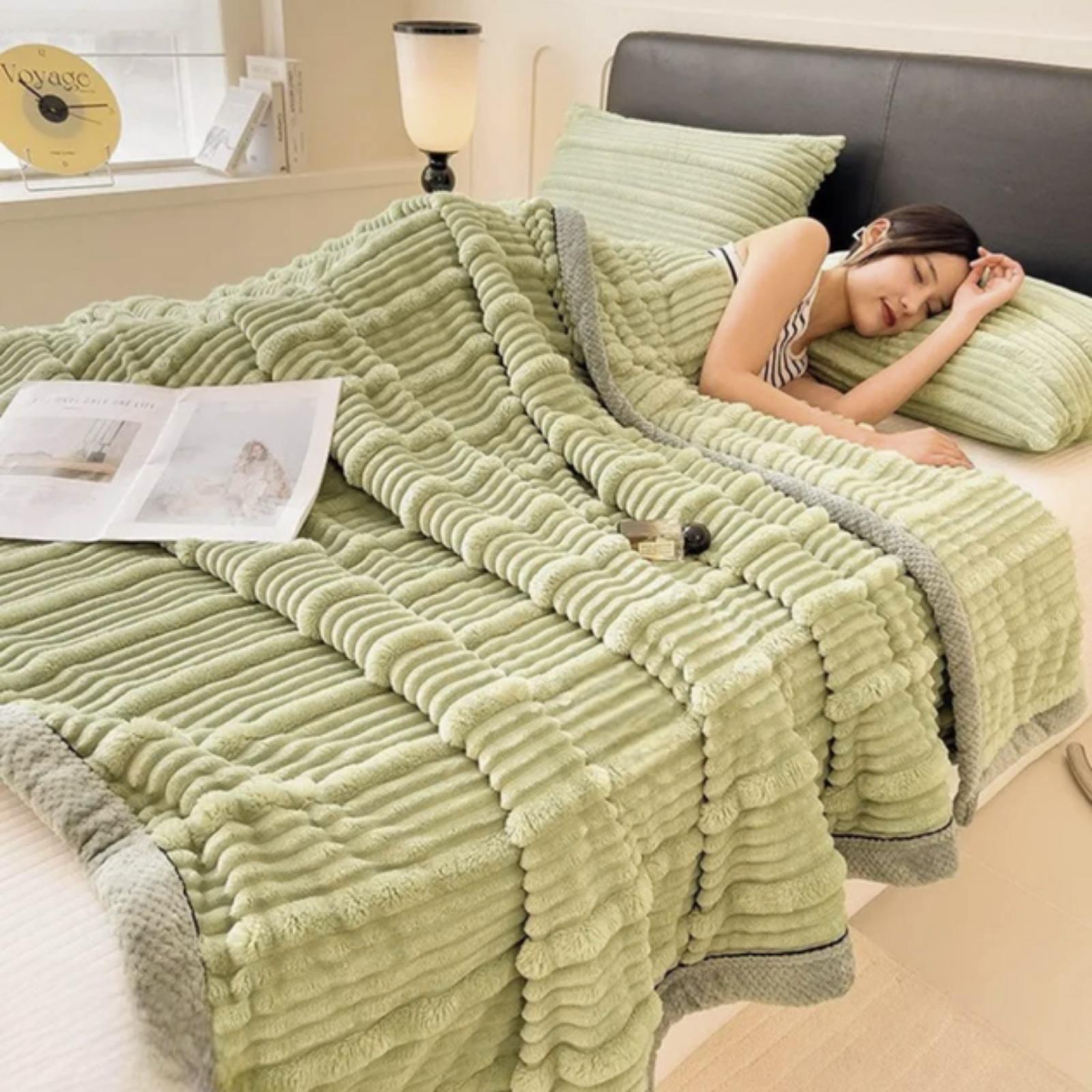 Плед-покривало з мікрофібри Koloco 150x200 см Зелений (16-368-4) - фото 2 Плед-покривало з мікрофібри Koloco 150x200 см Зелений (16-368-4) - фото 2