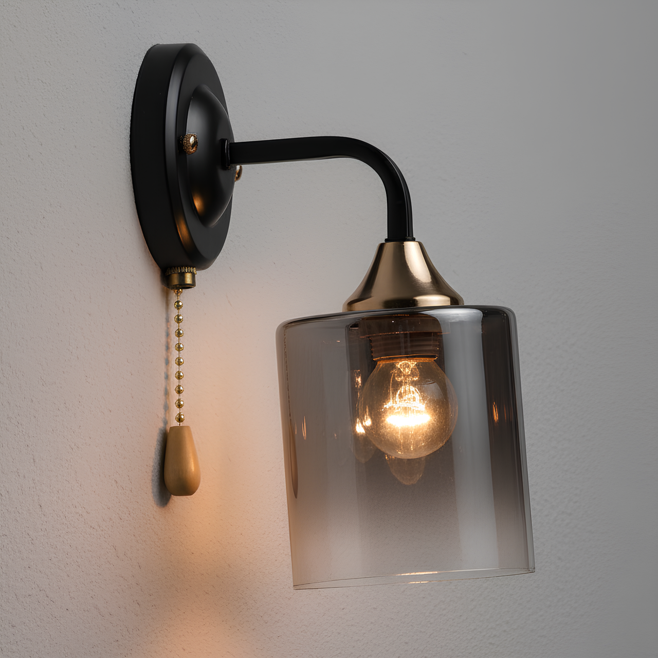 Бра Valeso зі скляним плафоном під одну лампу Е27 Чорний/Золотий (N6638/1W)