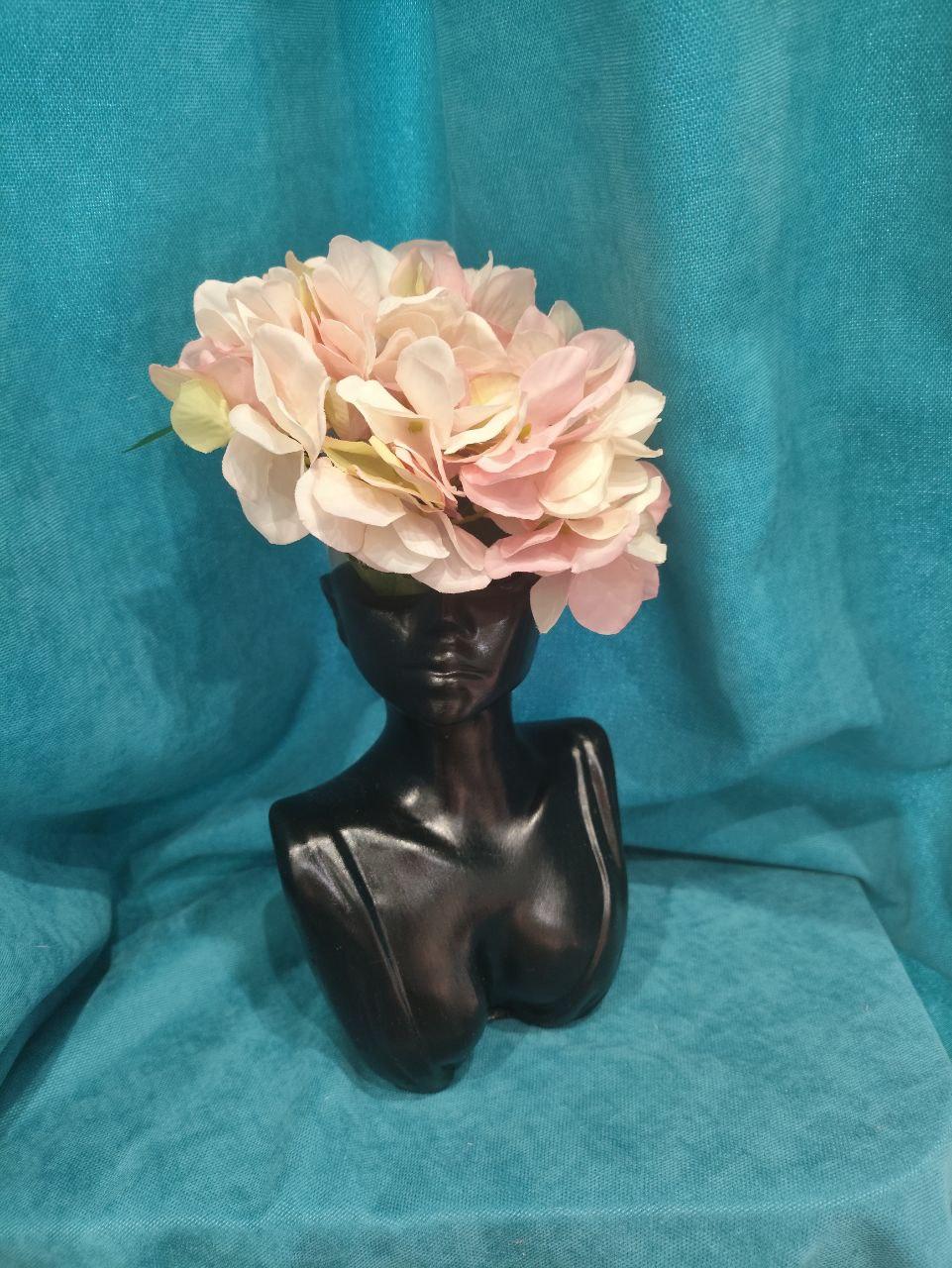 Ваза жіночий бюст зі штучною гортензією 16,5 см Чорний (2765682128) - фото 10