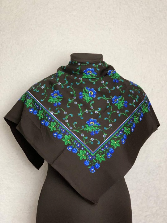 Платок Ромашка шерсть 80x80 см Черный (ХустM155)