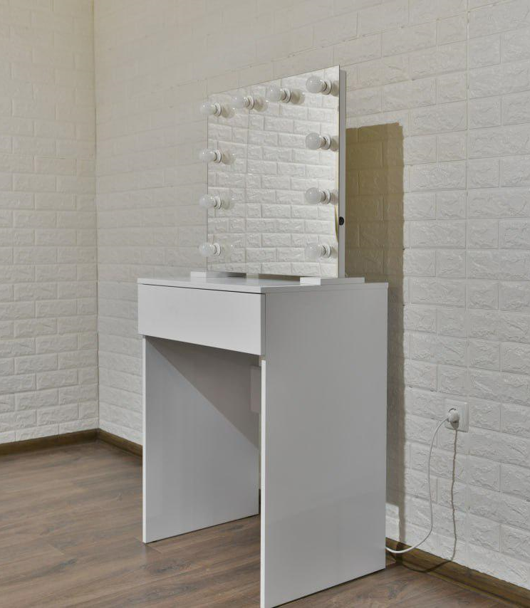 Зеркало гримерное Miraline на ножках 80х70 см Зеркало гримерное Miraline на ножках 80х70 см