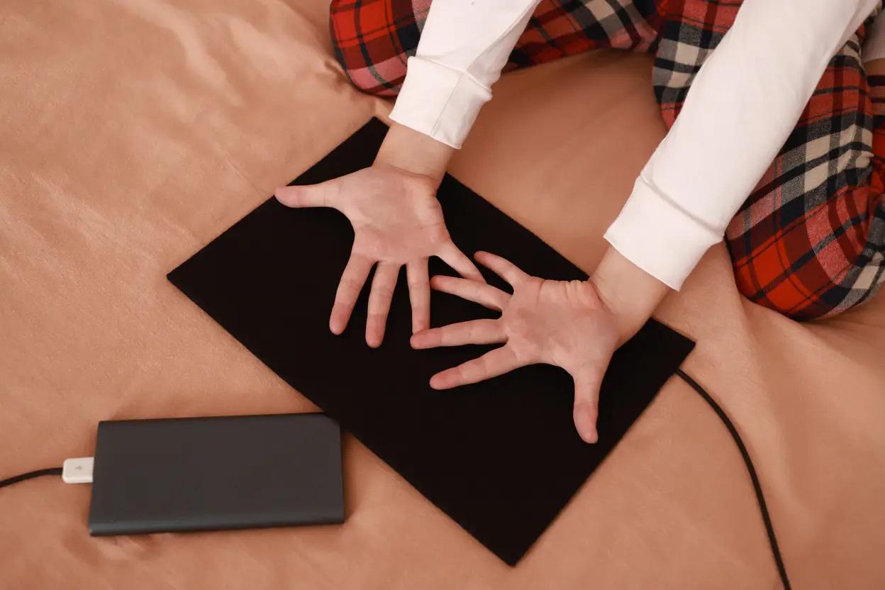 Грелка карманная Трио 05002 с функцией Power Bank 5 В 10 Вт 20,5x29,5 см Черный (609274) - фото 6