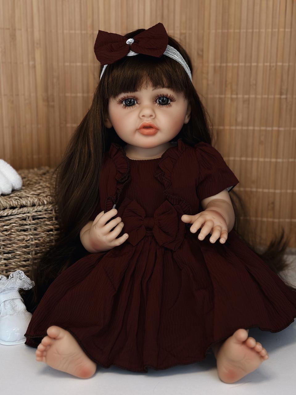Кукла кукла реалистичная KEIUMI винил-силиконовая девочка в платье с аксессуарами 55 см Бордовый