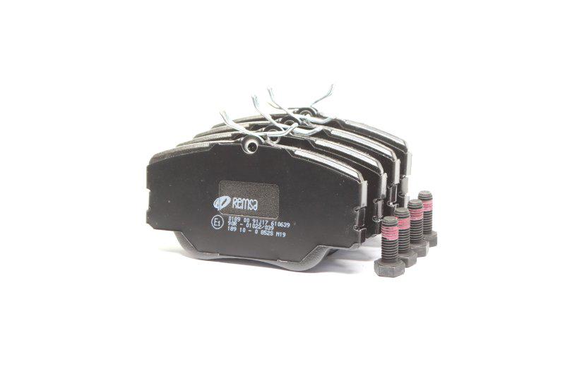 Тормозные колодки дисковые REMSA для Mercedes-Benz 190 W201 10/82-08/93 передние (0189.00)
