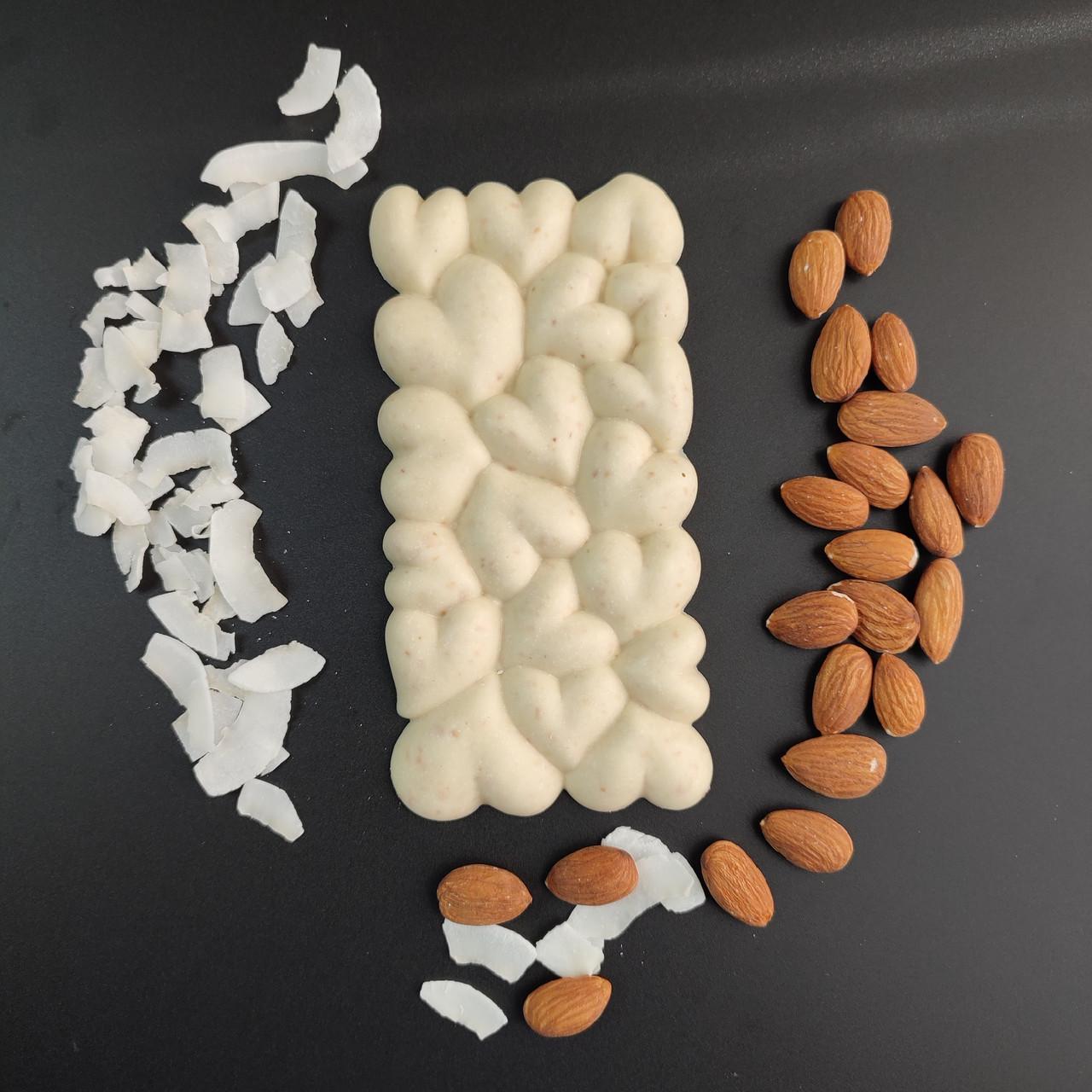 Белый шоколад Velvet 33% с миндалем/кокосом/кокосовым молоком 100 г (2117530974)