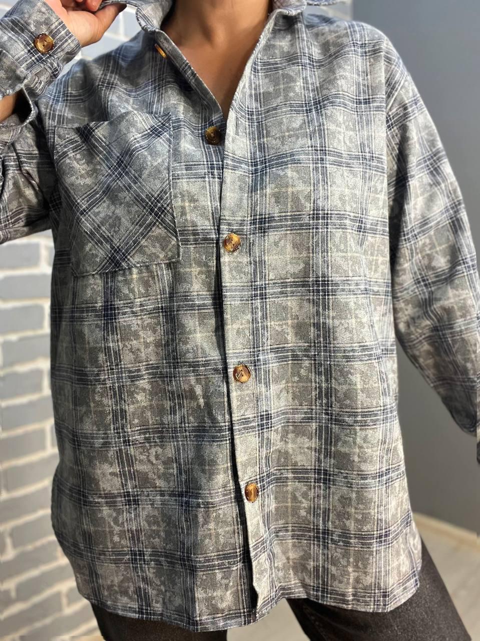 Сорочка жіноча Ariadna 2373 картата оверсайз коттон варка OS Сірий (2585) - фото 6 Сорочка жіноча Ariadna 2373 картата оверсайз коттон варка OS Сірий (2585) - фото 6