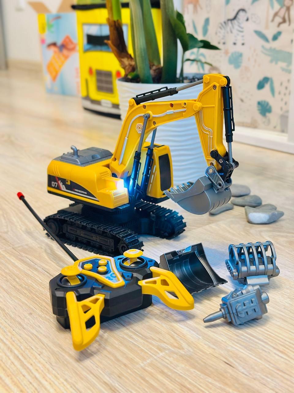 Іграшковий екскаватор на радіокеруванні для хлопчика (2760327587) Іграшковий екскаватор на радіокеруванні для хлопчика (2760327587)