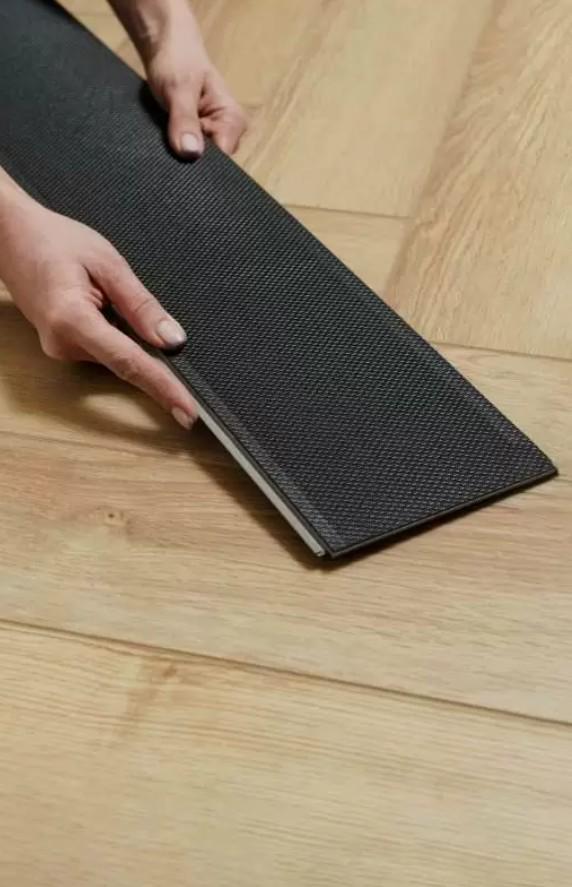 Ламінат вініловий кварц вініл SPC LVT Aberhof Carmelita англійська ялинка 1682 з підкладкою (29784676) - фото 3 Ламінат вініловий кварц вініл SPC LVT Aberhof Carmelita англійська ялинка 1682 з підкладкою (29784676) - фото 3