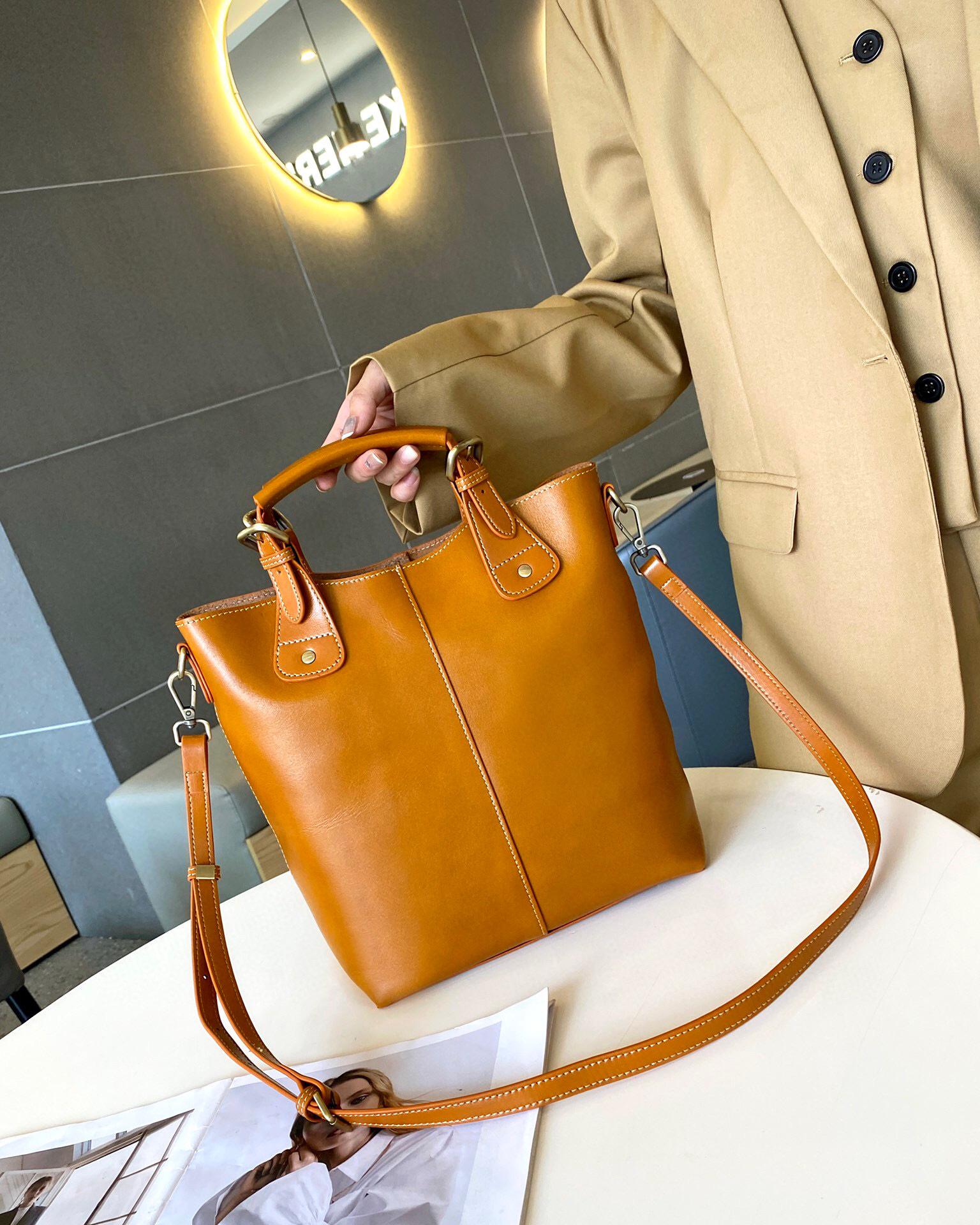 Сумка жіноча Italian Bags LOUMIX шкіряна Light Brown Сумка жіноча Italian Bags LOUMIX шкіряна Light Brown