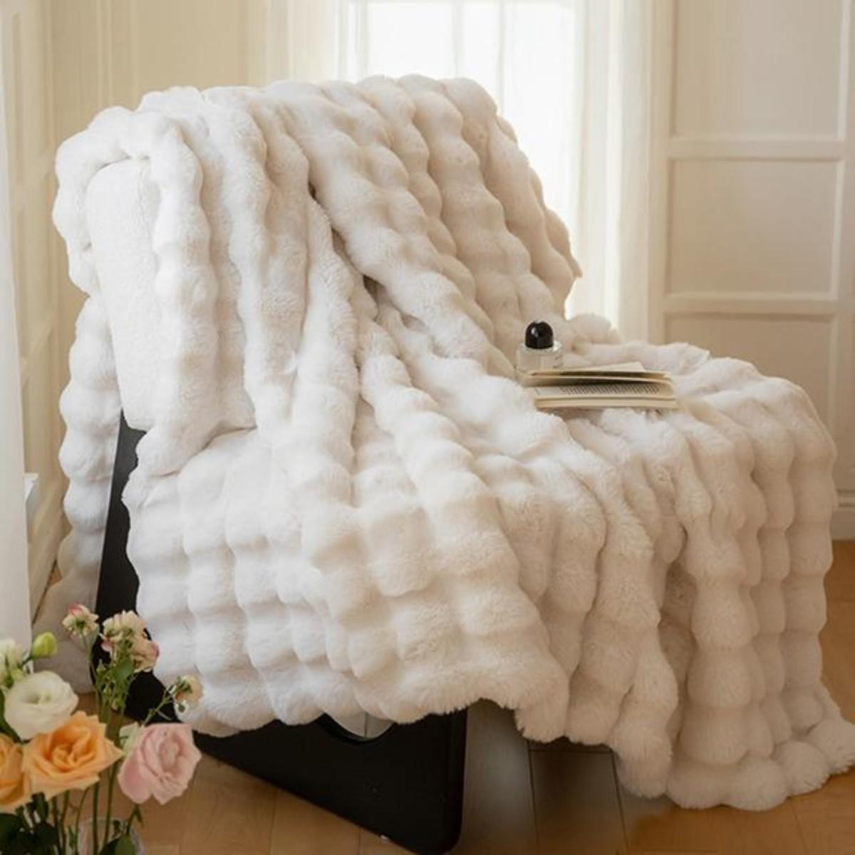 Плед корейский стиль Koloco Кролик евро толщина 5 см 200х220 см Айвори (40225) Плед корейский стиль Koloco Кролик евро толщина 5 см 200х220 см Айвори (40225)