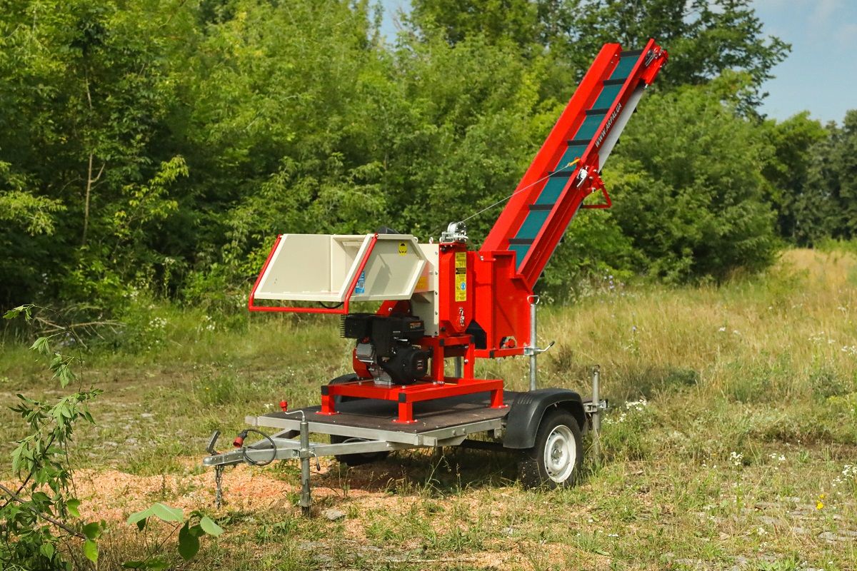 Подрібнювач гілок Arpal на шматки дров з бензиновим двигуном на причепі (АМ-120БД-К) - фото 4 Подрібнювач гілок Arpal на шматки дров з бензиновим двигуном на причепі (АМ-120БД-К) - фото 4