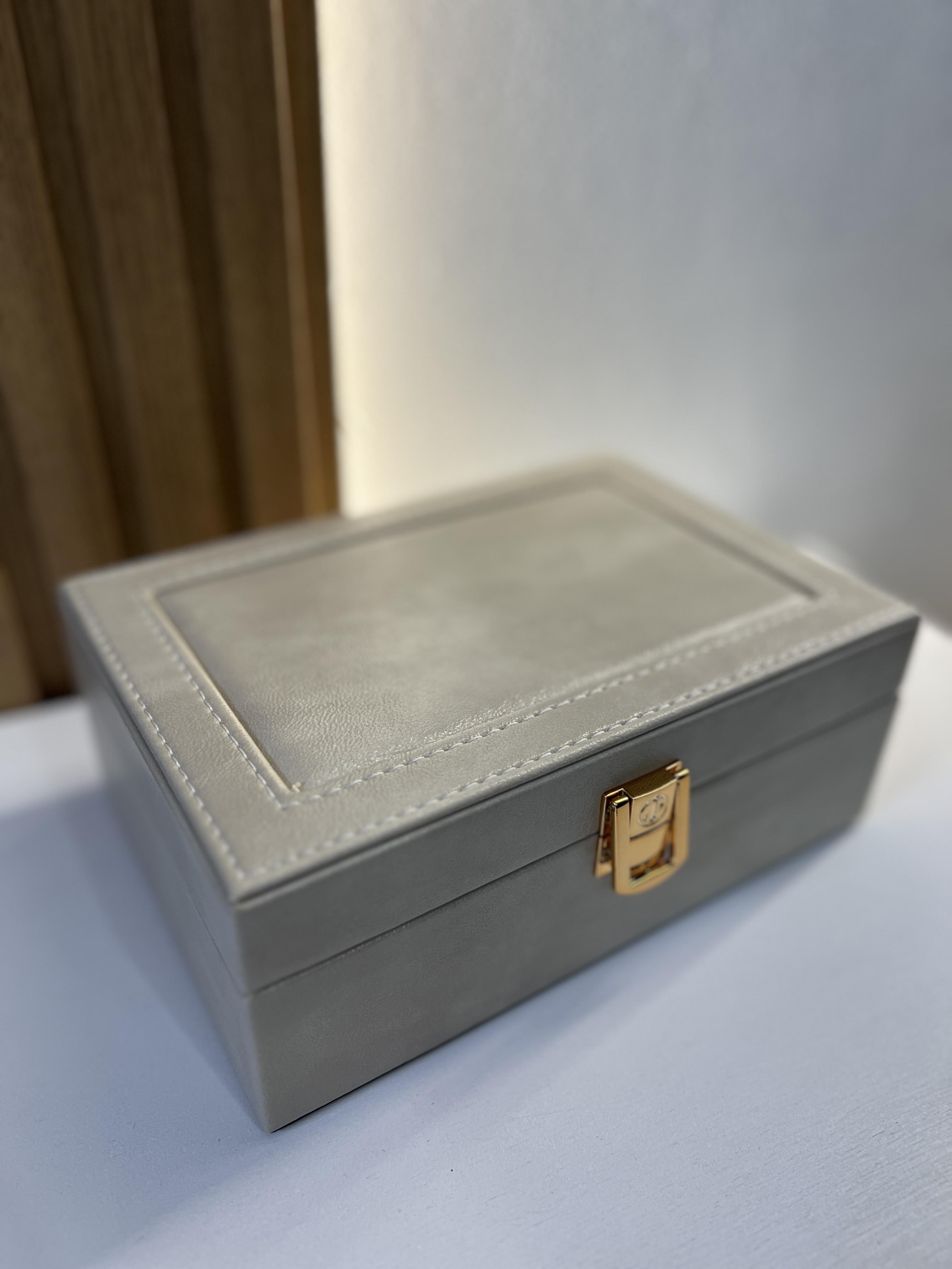 Скринька для прикрас із дзеркалом 20х14х7,5 см Бежевий (31772497)