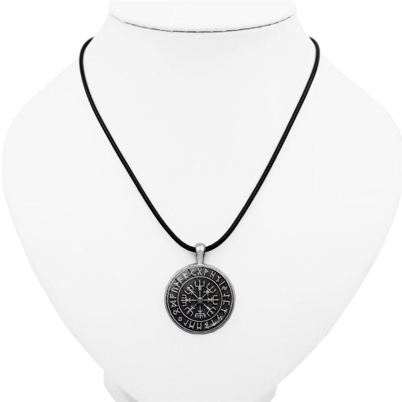 Кулон Вегвизир рунический компас на серебристой цепочке 45 см (28122)