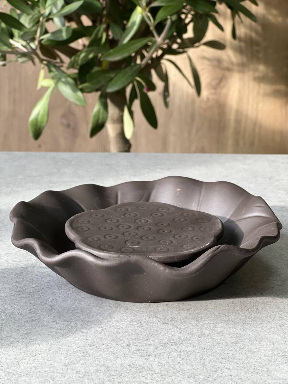 Таця-чабань для чайної церемонії Квіточка 15х3,8 см 200 мл Чорний (OS-T2577-1) - фото 2 Таця-чабань для чайної церемонії Квіточка 15х3,8 см 200 мл Чорний (OS-T2577-1) - фото 2