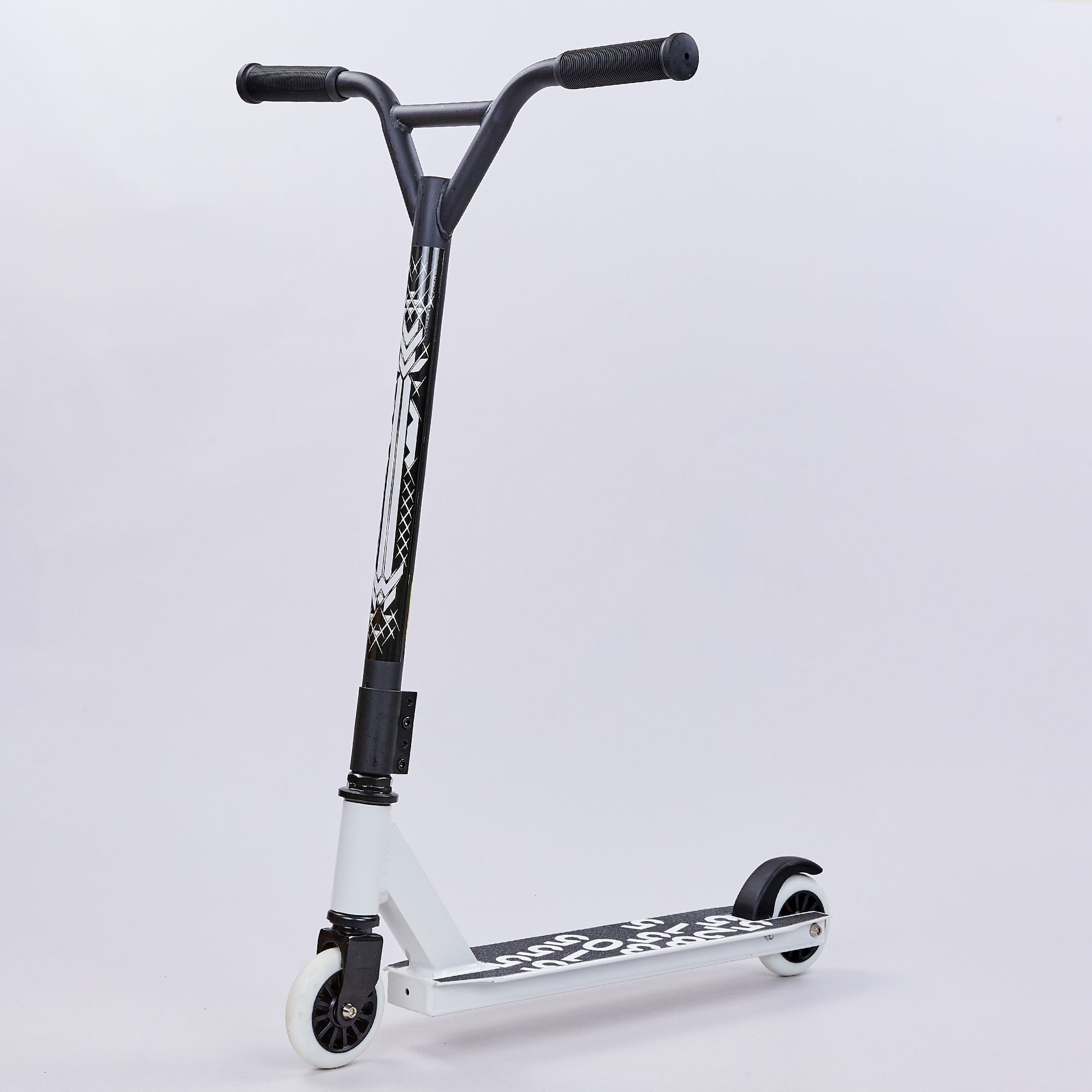 Самокат трюковый MICMAX Черно-белый Самокат трюковый MICMAX Черно-белый