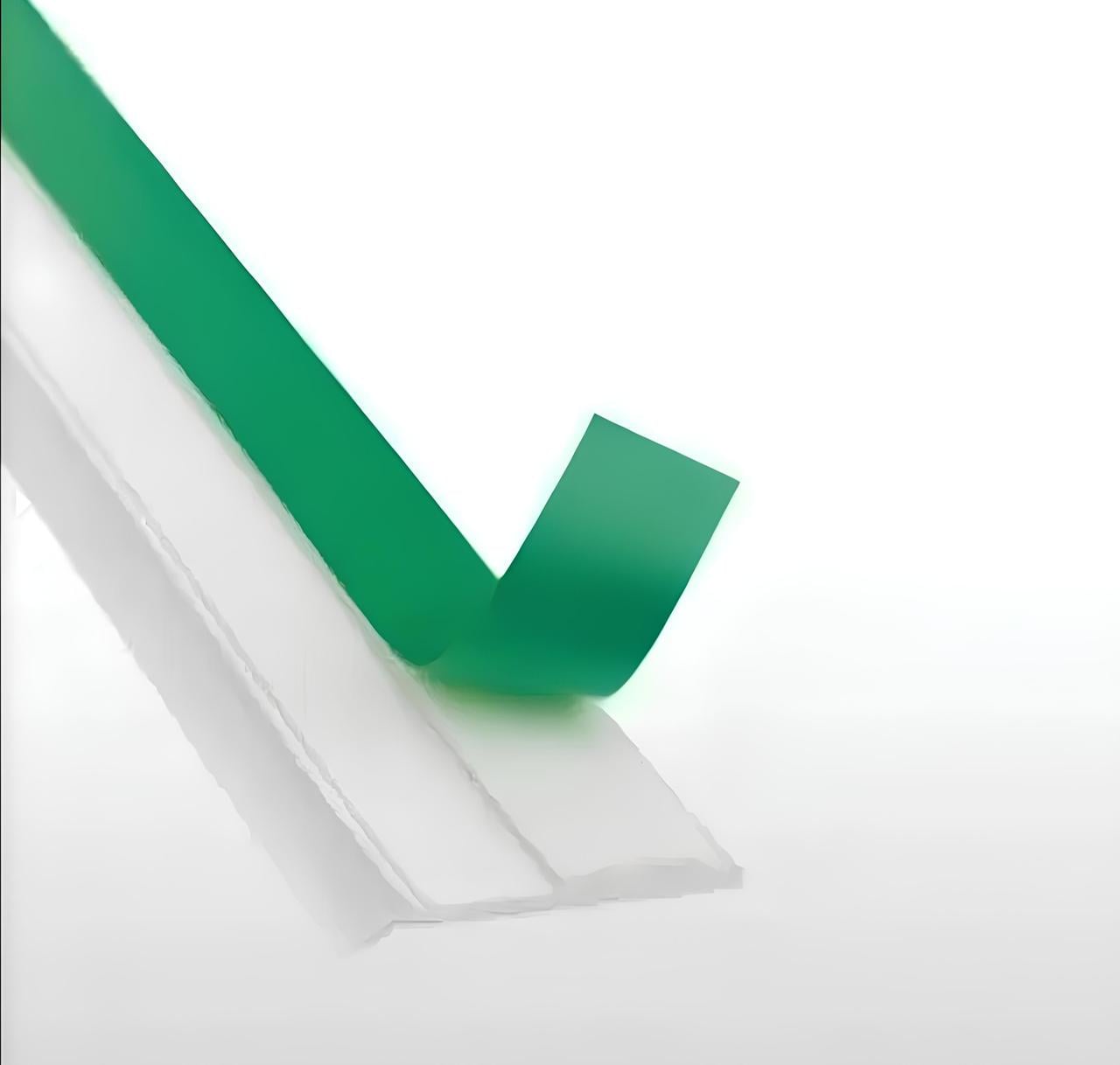 Нащільник пластиковий самоклейний GreenteQ 30 мм Білий (999.990/3205)