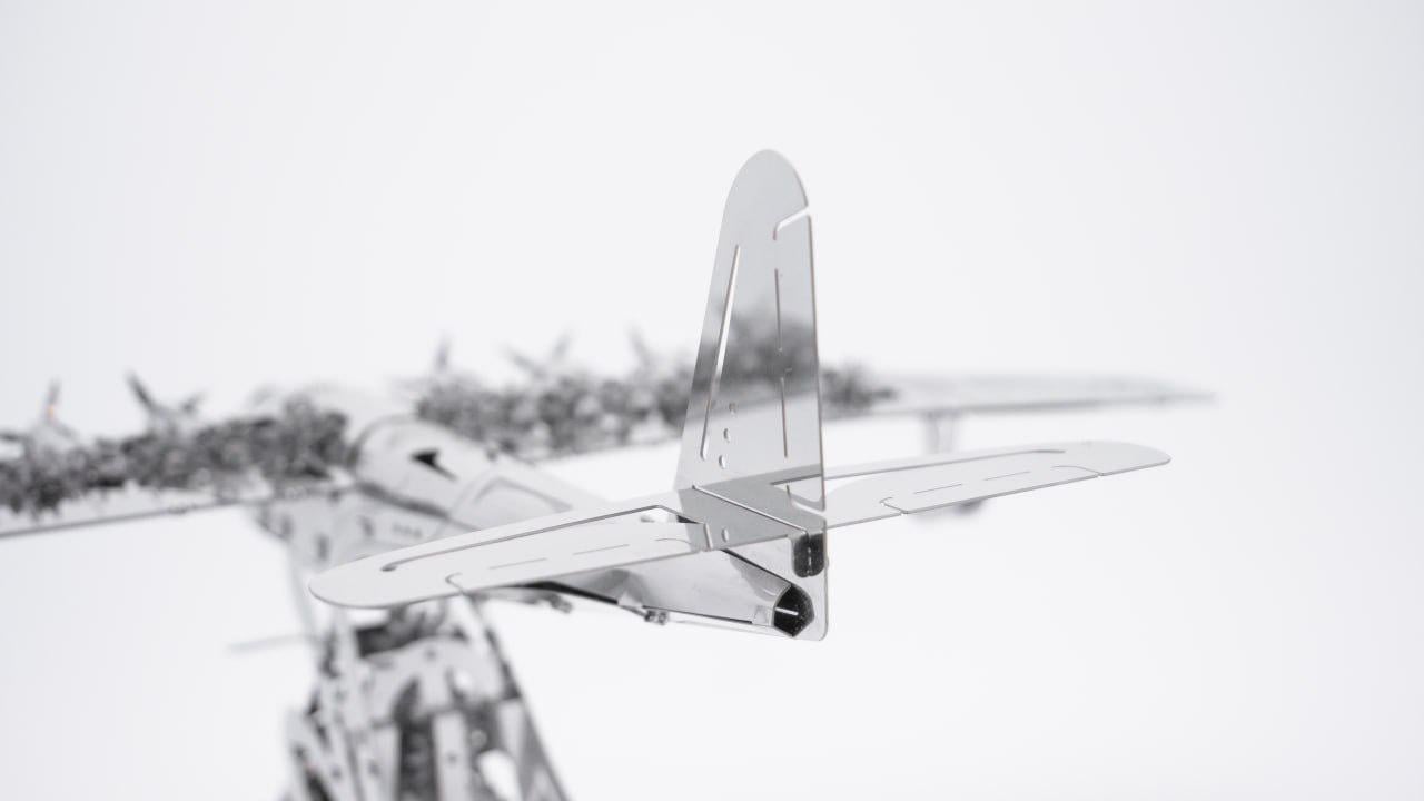 Конструктор METAL-TIME Celestial Hercules Spruce Goose H-4 Aircraft MT100 модель колекційна (3032571) - фото 9 Конструктор METAL-TIME Celestial Hercules Spruce Goose H-4 Aircraft MT100 модель колекційна (3032571) - фото 9