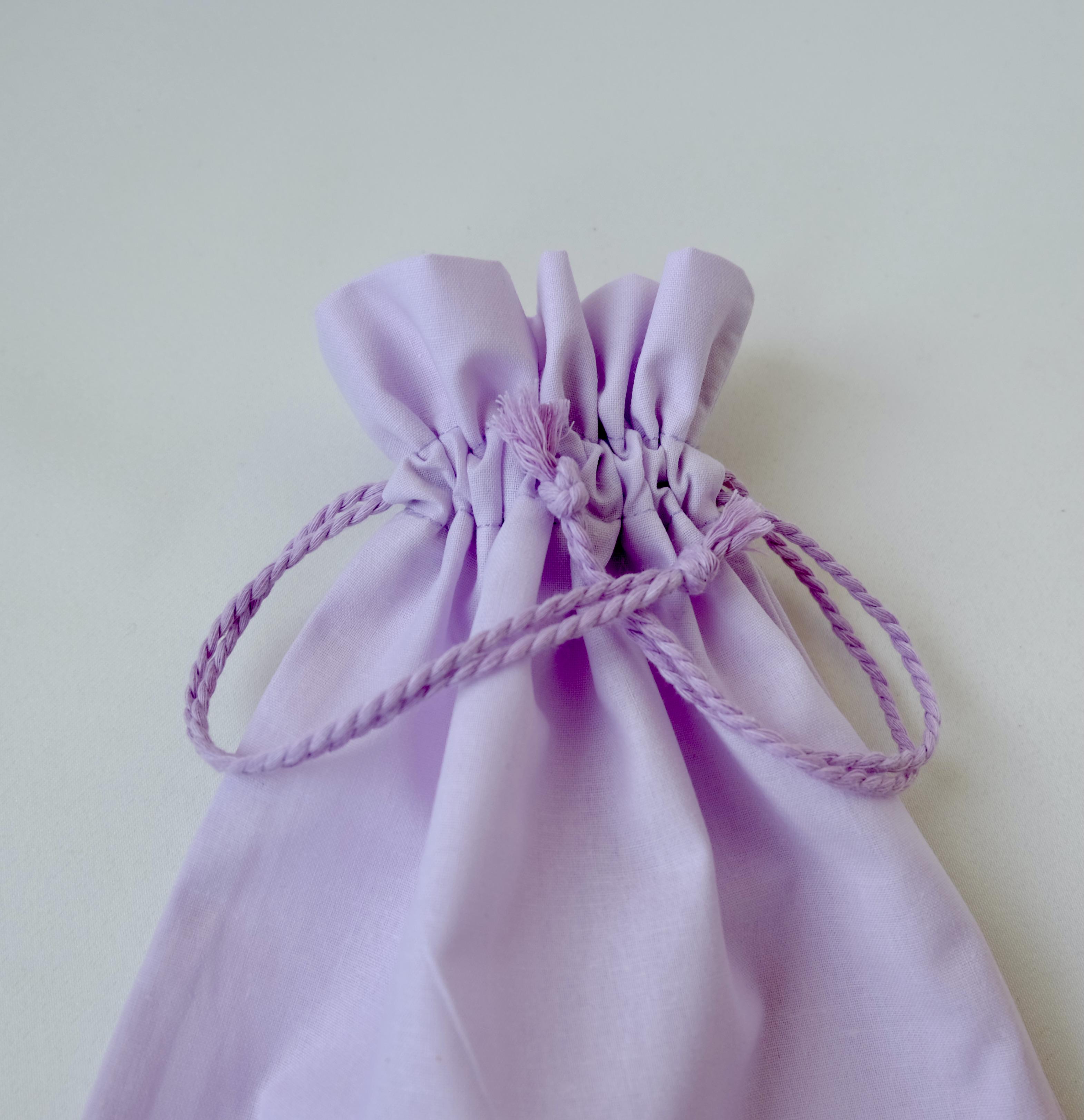 Мішок текстильний для пакування подарунків 25х20 см Бузковий (29175389) - фото 4 Мішок текстильний для пакування подарунків 25х20 см Бузковий (29175389) - фото 4