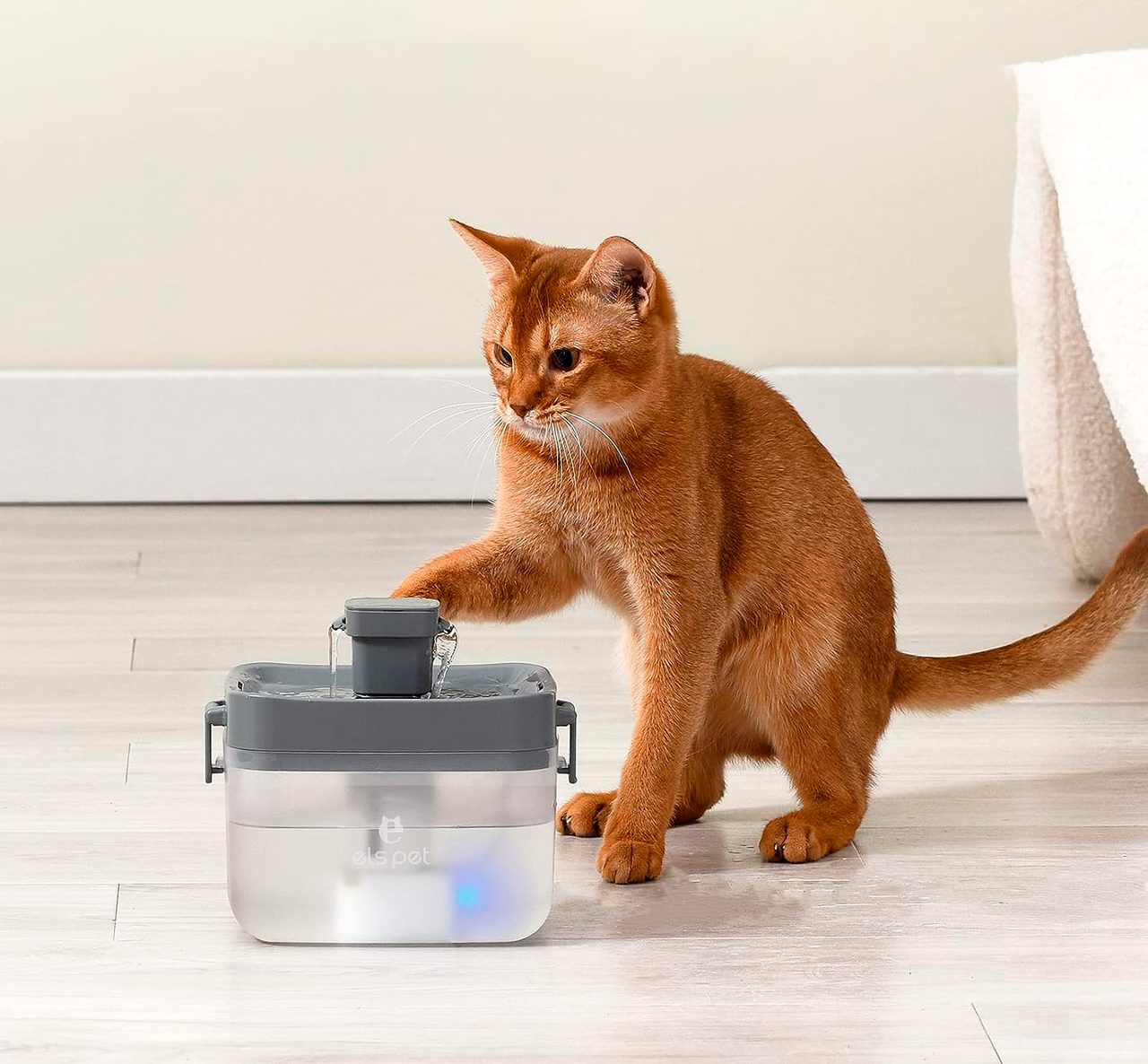 Поилка фонтан для кошек и собак ELS PET 1,5 л с фильтром и LED подсветкой (2028234428) - фото 6 Поилка фонтан для кошек и собак ELS PET 1,5 л с фильтром и LED подсветкой (2028234428) - фото 6