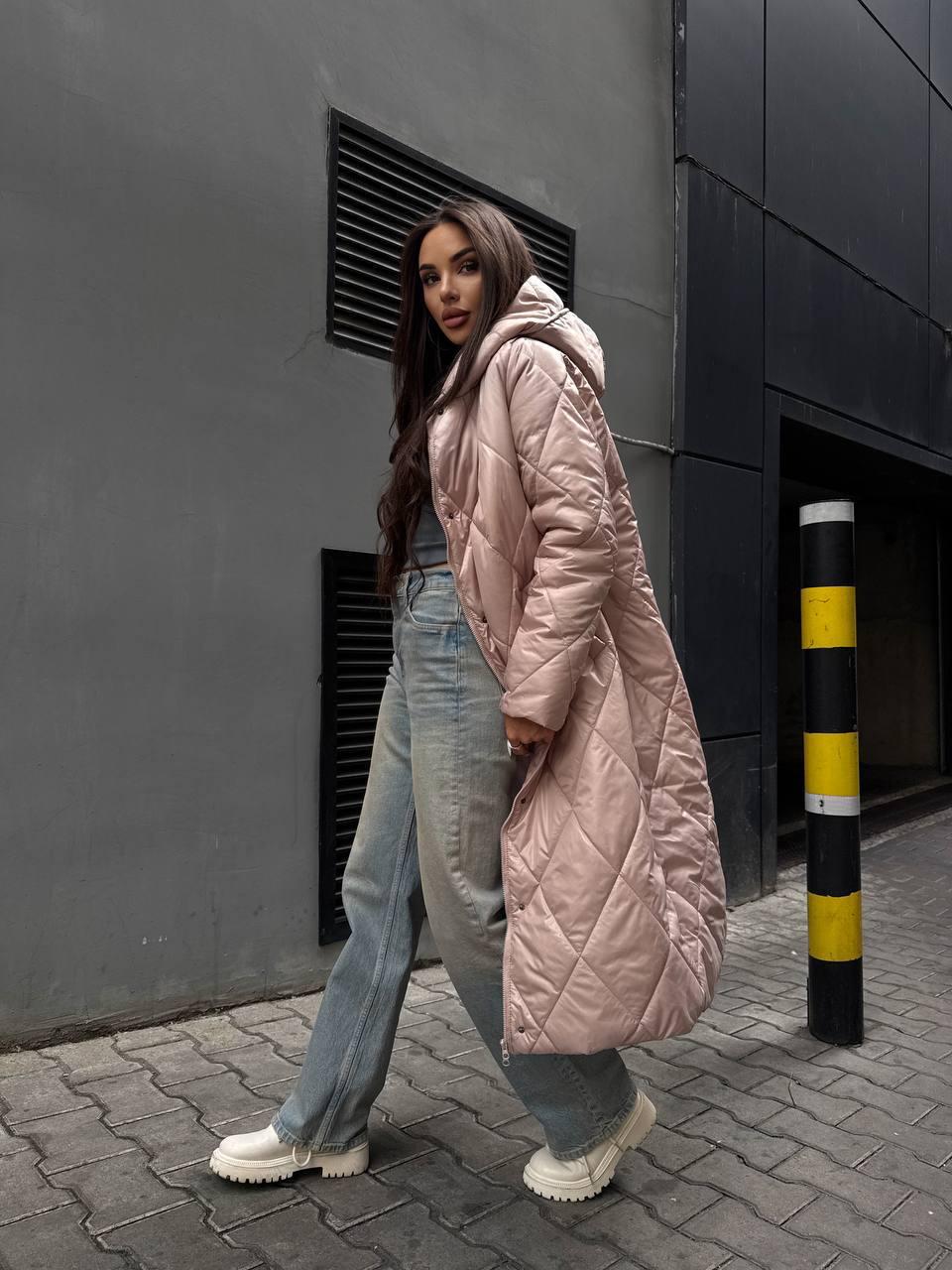 Пальто жіноче зимове Марія стьобане з капюшоном XL Пудровий (29710554) - фото 8 Пальто жіноче зимове Марія стьобане з капюшоном XL Пудровий (29710554) - фото 8