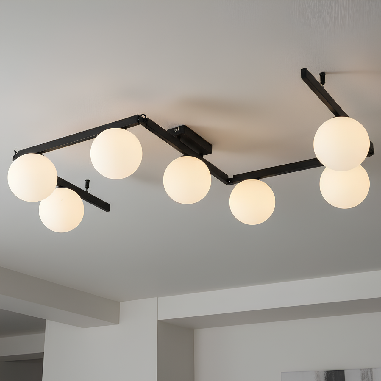 Люстра Valeso со сферическими плафонами под семь ламп Е14 Черный (BX84016-7 BK)