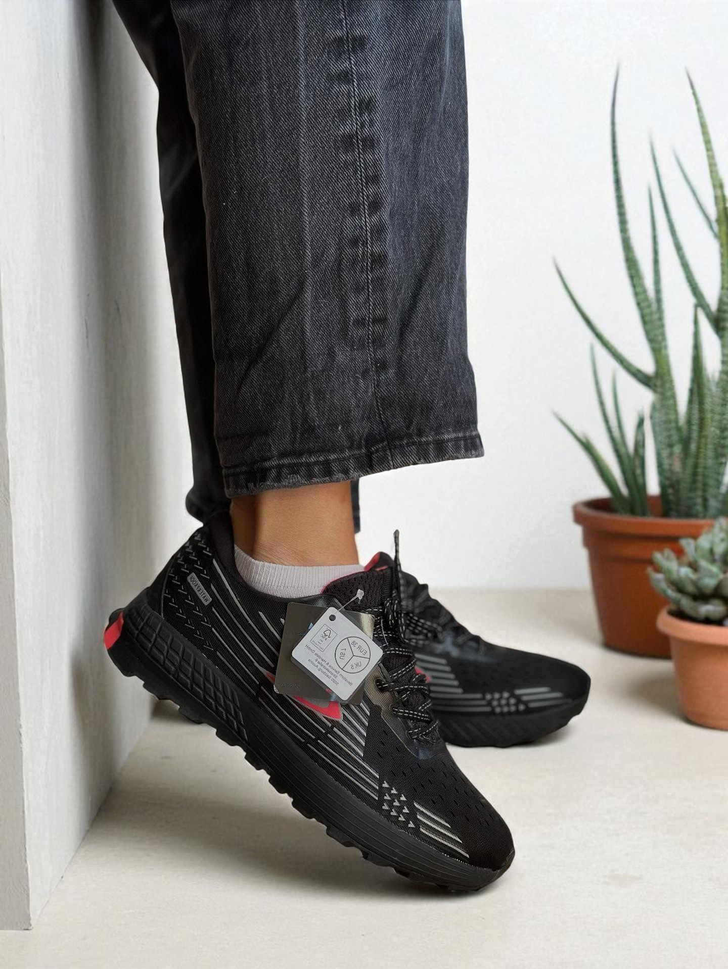 Кроссовки трекинговые женские Crivit с мембраной Waterproof р. 37 Черный (7887) - фото 2 Кроссовки трекинговые женские Crivit с мембраной Waterproof р. 37 Черный (7887) - фото 2