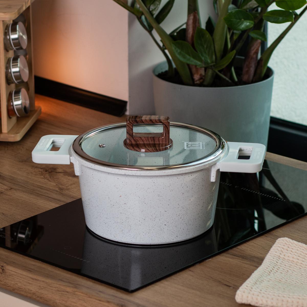 Кастрюля алюминиевая MGC с гранитным антипригарным покрытием и стеклянной крышкой 5,3 л Белый - фото 1 Кастрюля алюминиевая MGC с гранитным антипригарным покрытием и стеклянной крышкой 5,3 л Белый - фото 1