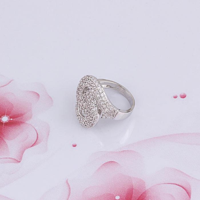 Кольцо с цирконами X10745 Italina р. 18 Белый