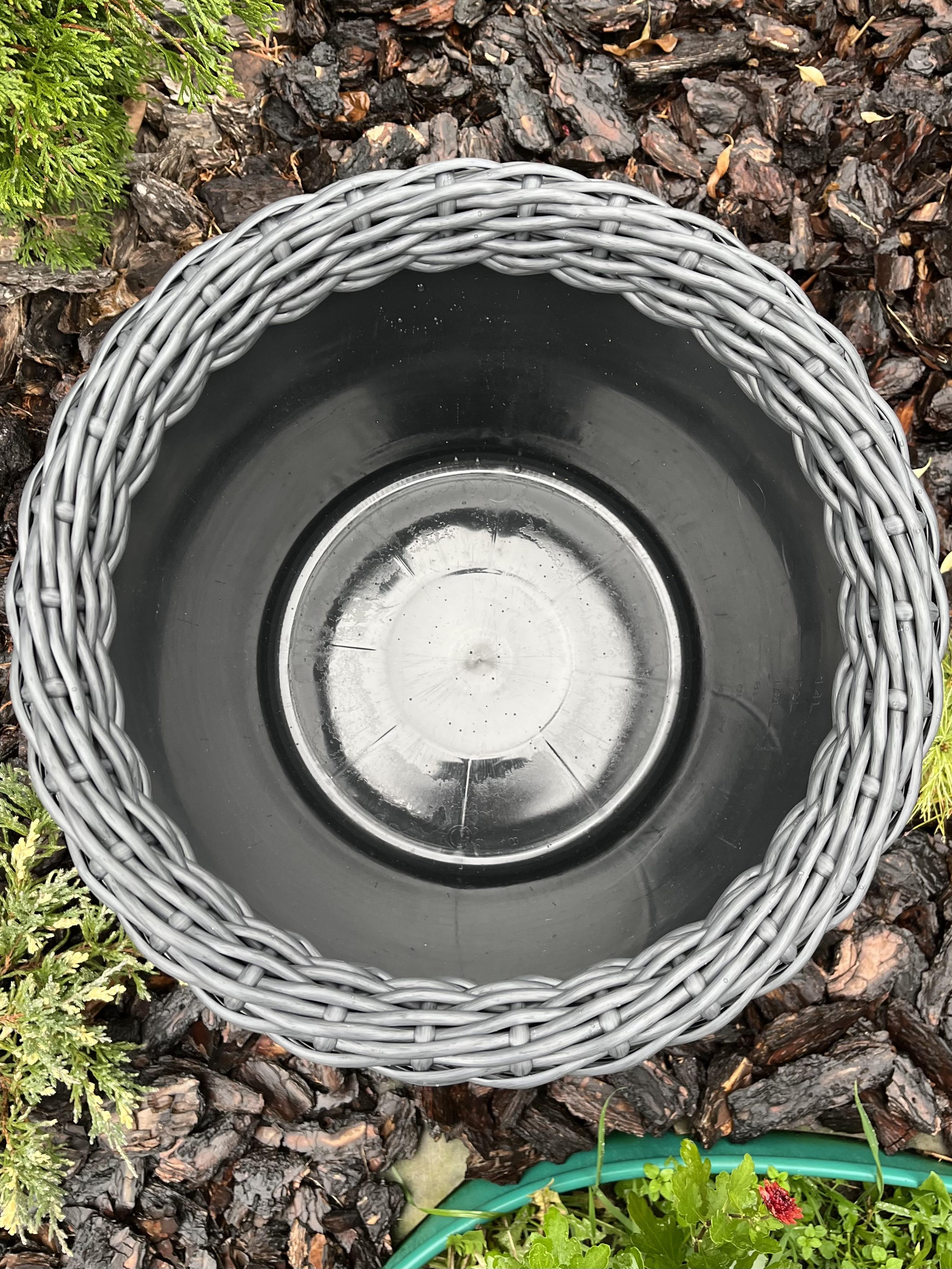 Кашпо для квітів конус зі штучного ротанга 20 л Графіт (29881040) - фото 2 Кашпо для квітів конус зі штучного ротанга 20 л Графіт (29881040) - фото 2