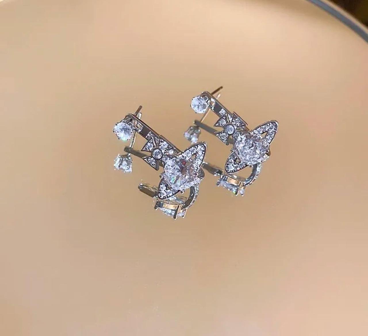 Серьги женские Vivienne Westwood Белый (2780452047) - фото 2 Серьги женские Vivienne Westwood Белый (2780452047) - фото 2